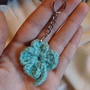 Handmade Crocheted Four-Leaf Clover Keychain - Mint Green Silver Chain